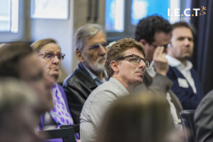 Gespannt hängten die geladenen Gästen an den Worten der jeweiligen Start-ups